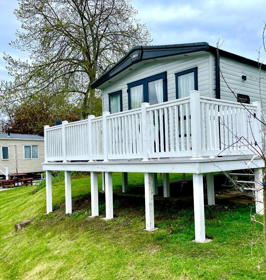 Rockley Park Private Holiday Homes 풀 외부 사진