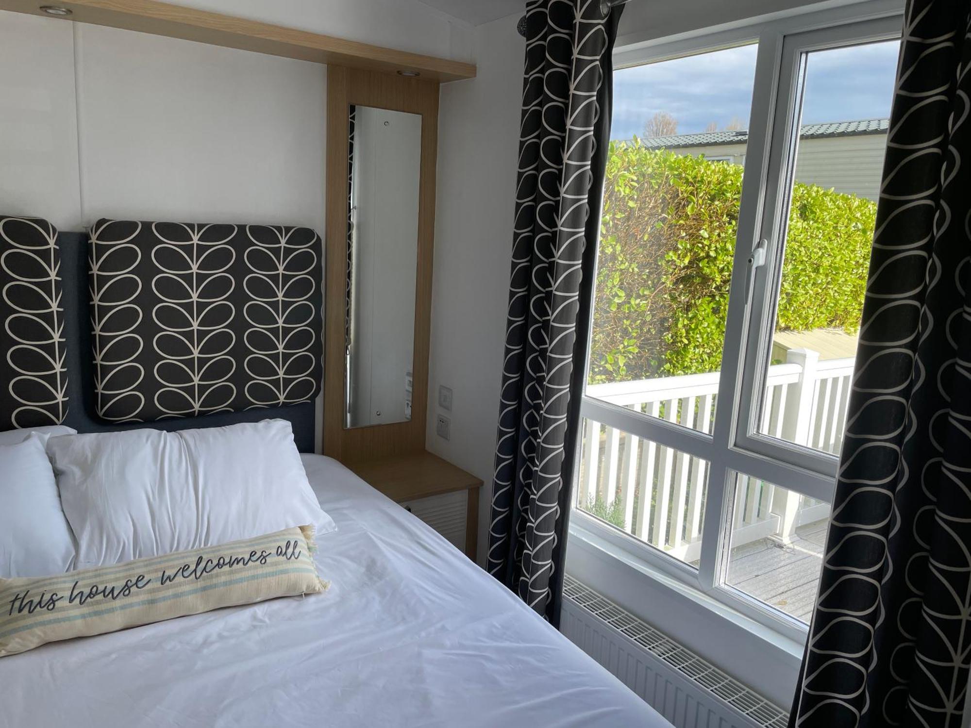 Rockley Park Private Holiday Homes 풀 외부 사진