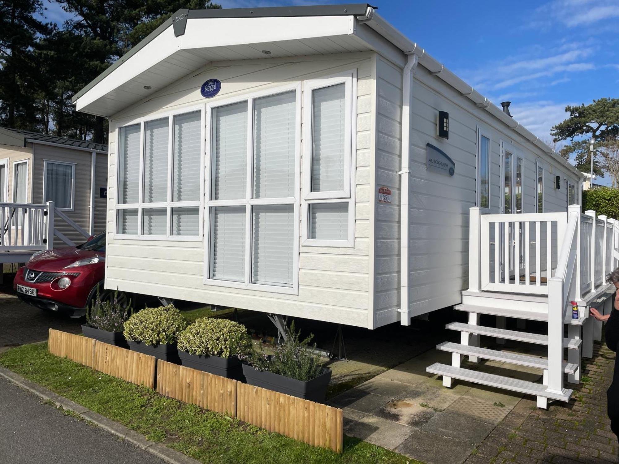 Rockley Park Private Holiday Homes 풀 외부 사진