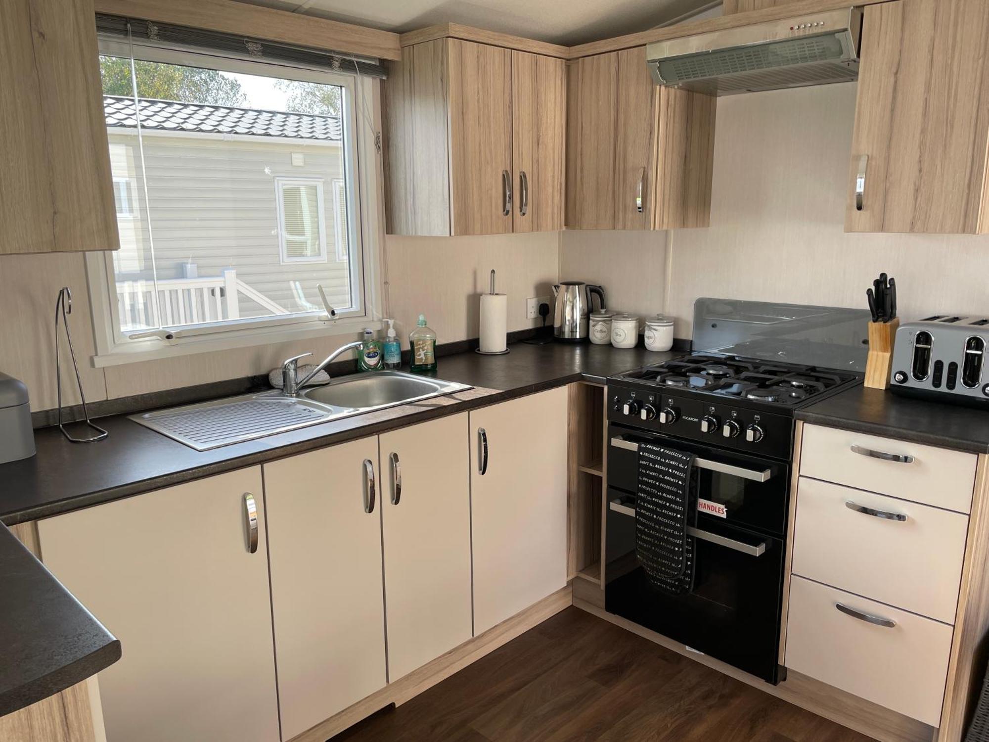 Rockley Park Private Holiday Homes 풀 외부 사진