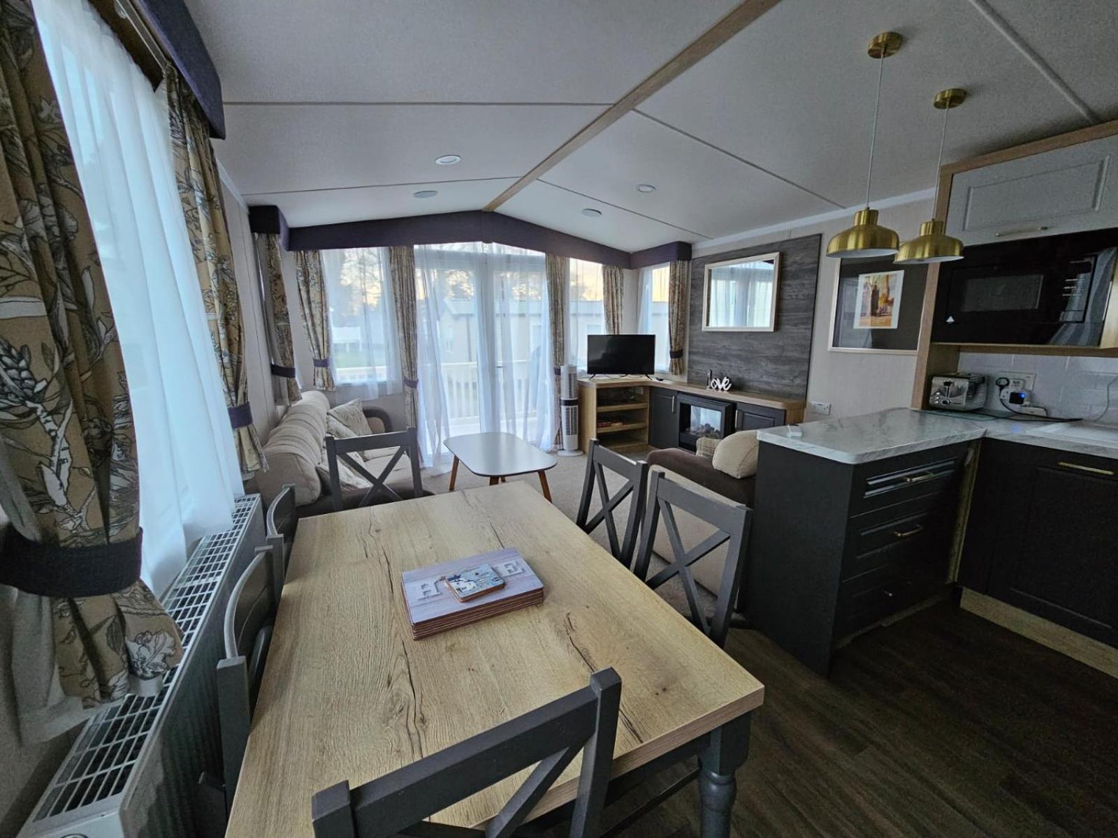 Rockley Park Private Holiday Homes 풀 외부 사진