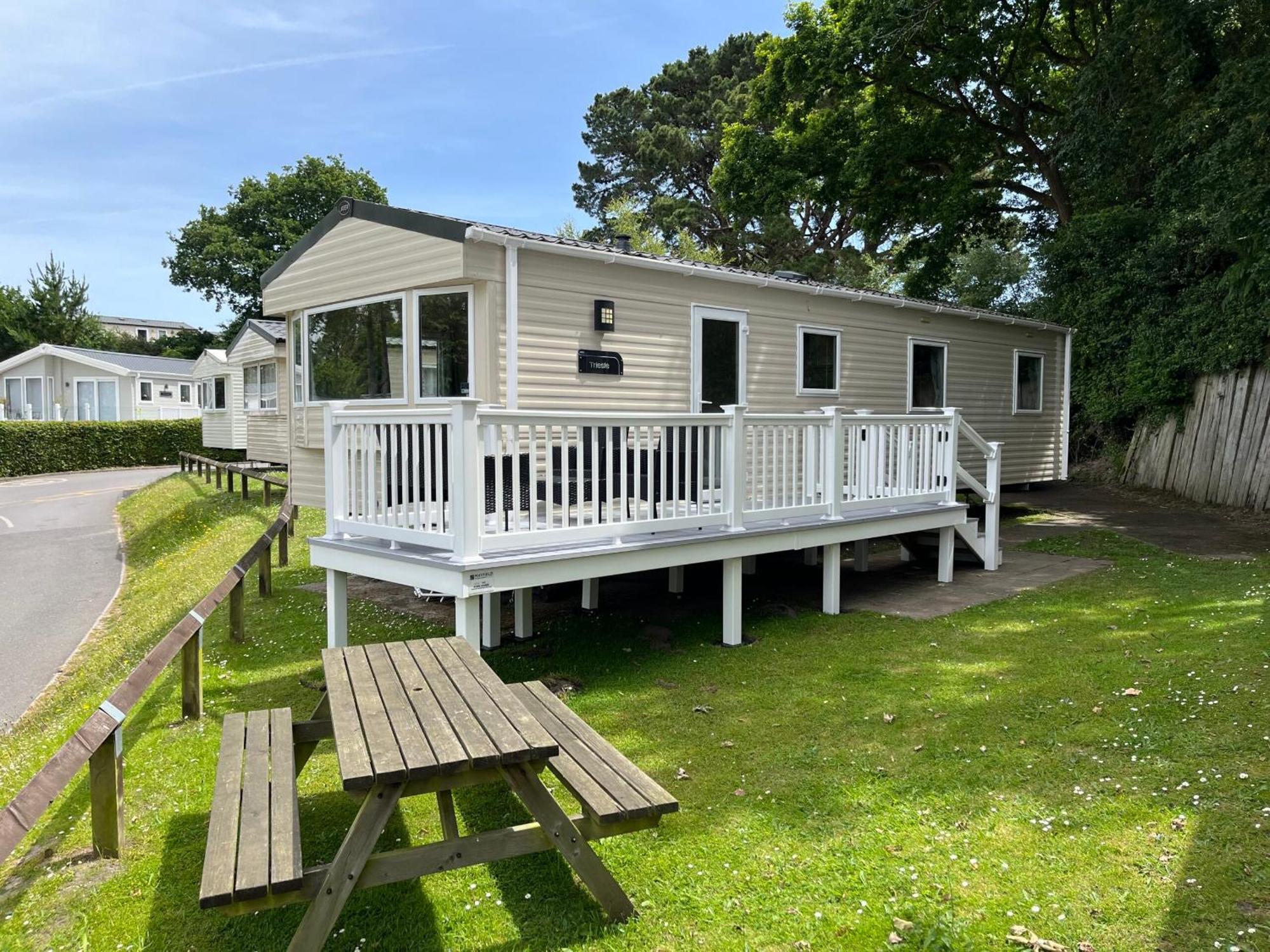 Rockley Park Private Holiday Homes 풀 외부 사진
