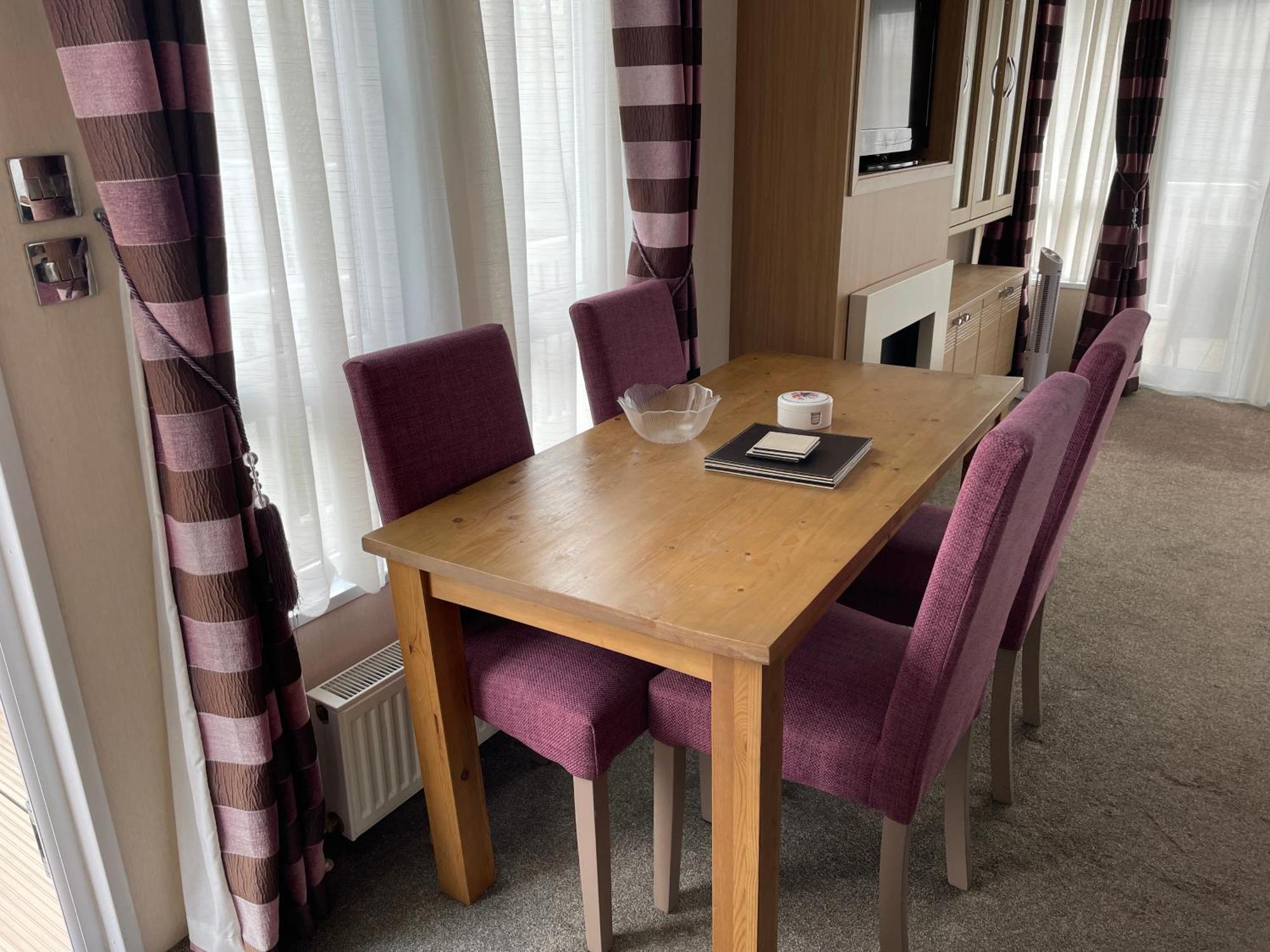 Rockley Park Private Holiday Homes 풀 외부 사진