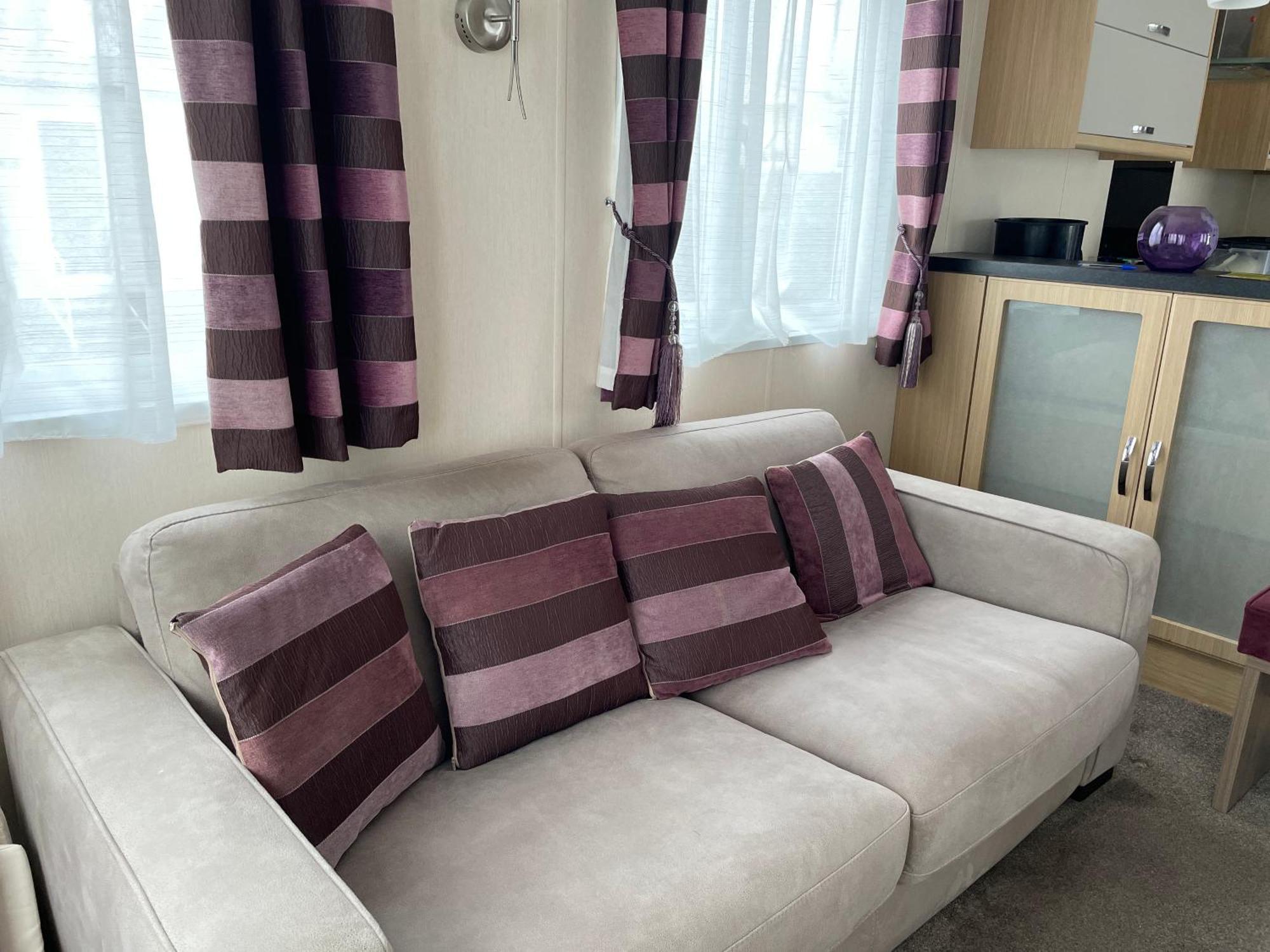 Rockley Park Private Holiday Homes 풀 외부 사진