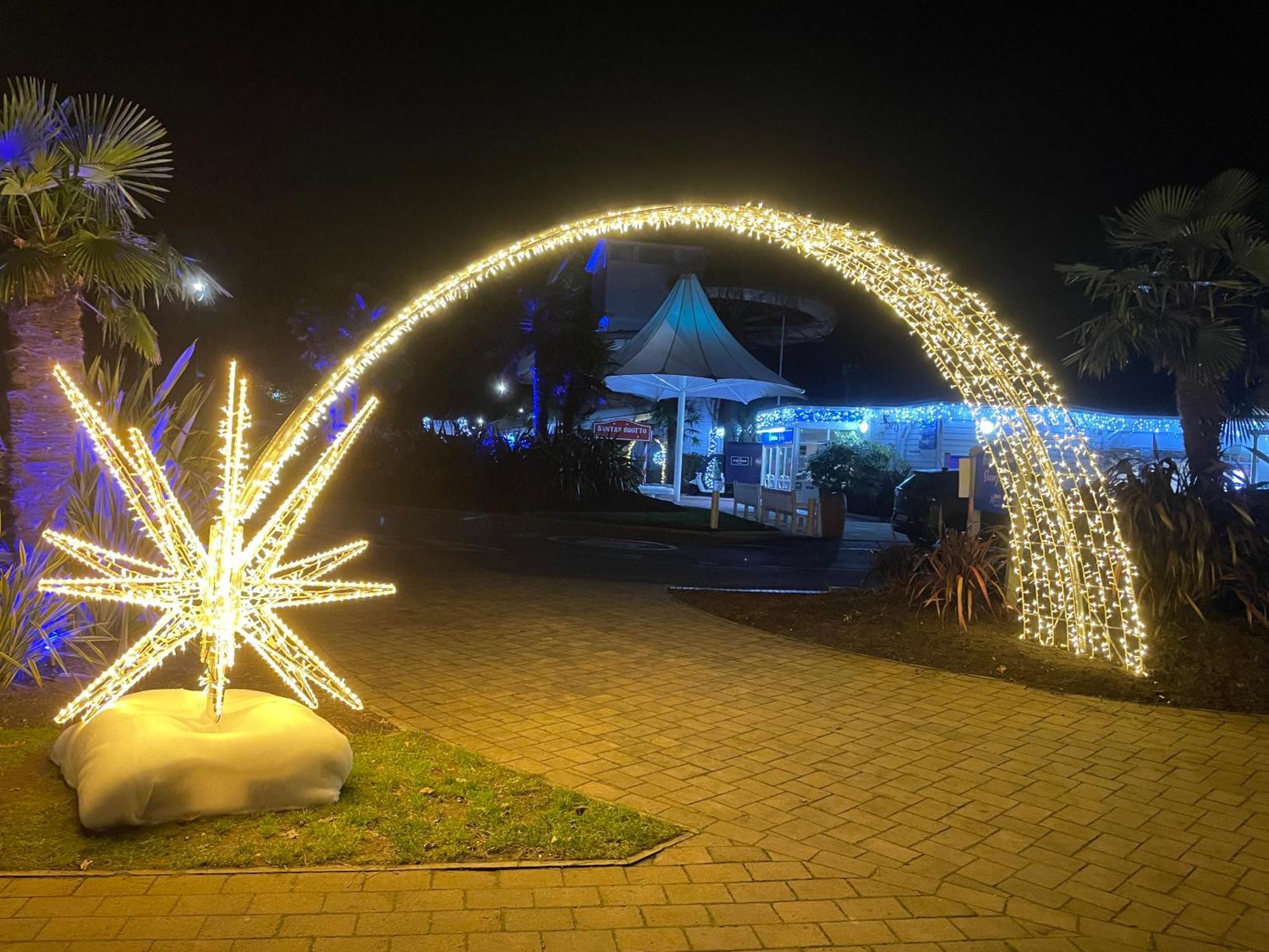 Rockley Park Private Holiday Homes 풀 외부 사진