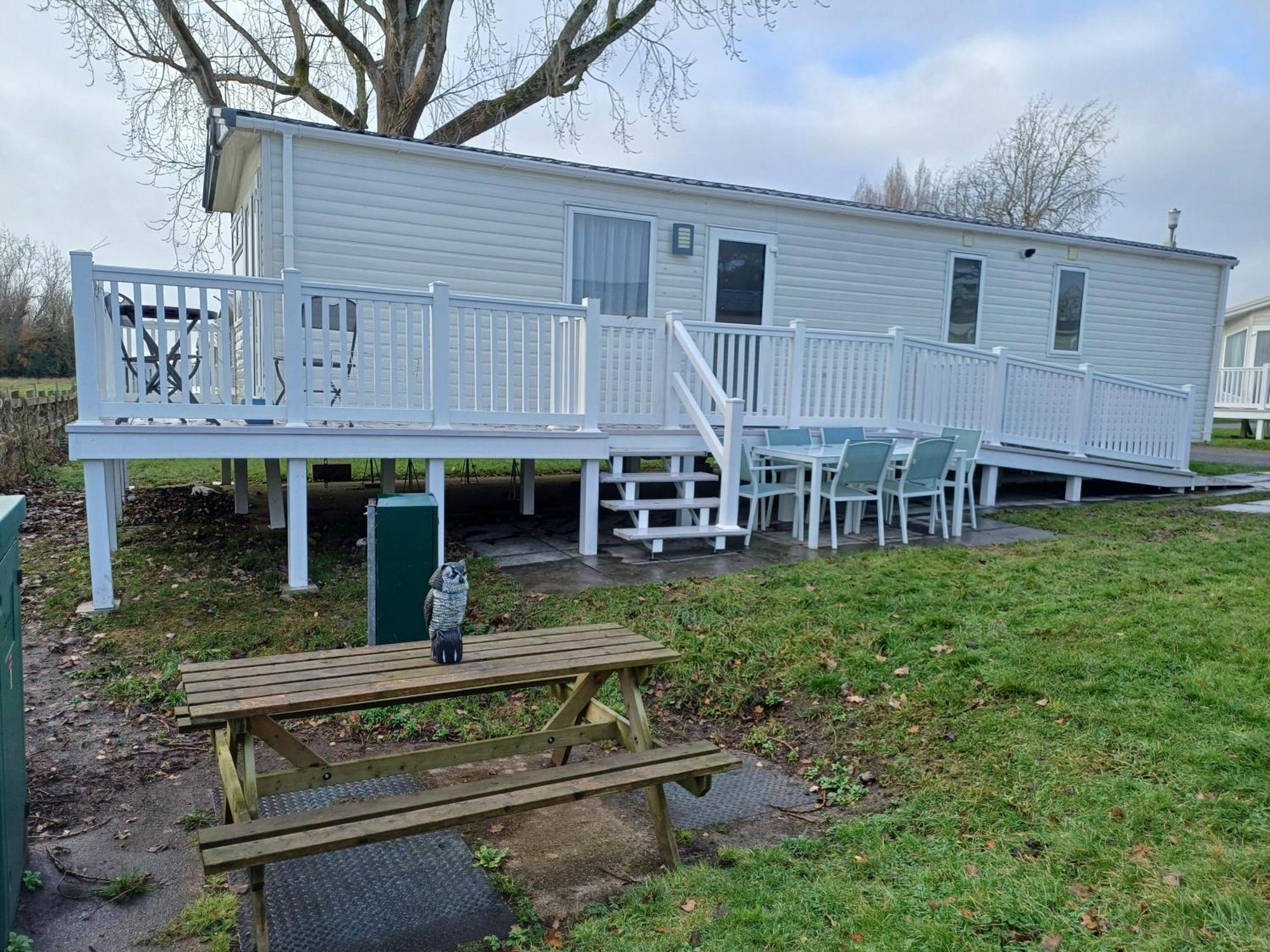 Rockley Park Private Holiday Homes 풀 외부 사진