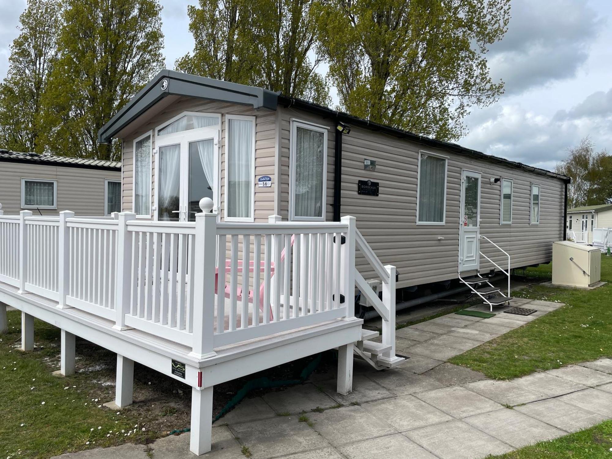 Rockley Park Private Holiday Homes 풀 외부 사진