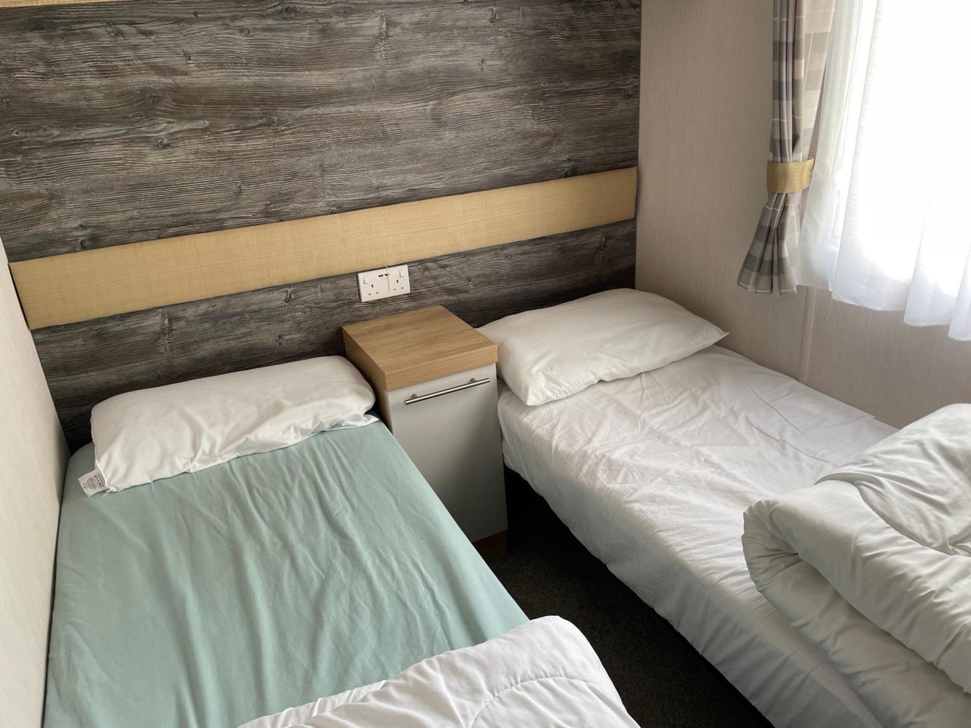 Rockley Park Private Holiday Homes 풀 외부 사진